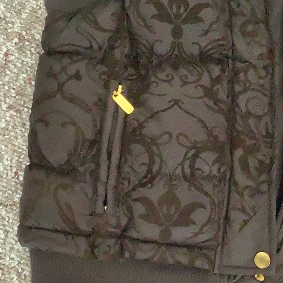 Vest - Picture 3 of 4